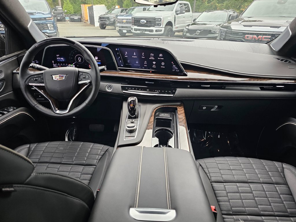 Used 2024 Cadillac Escalade ESV Sport Platinum w/ Heavy-Duty Trailer Package AWD/4WD image 21