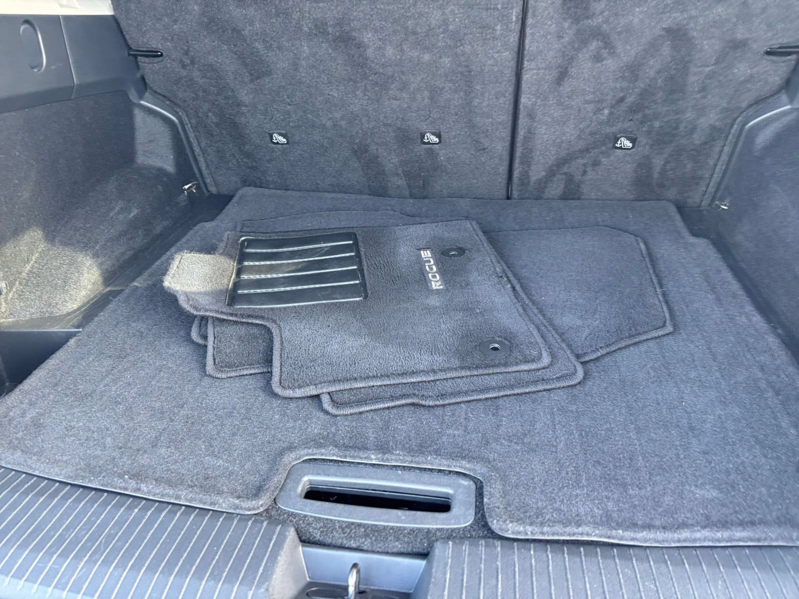Used 2025 Nissan Rogue SV AWD/4WD image 32