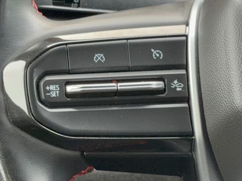 Used 2025 Chevrolet Colorado Z71 AWD/4WD image 18