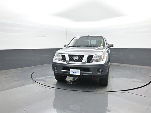 Used 2018 Nissan Frontier SV AWD/4WD image 3