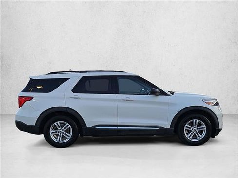 Used 2020 Ford Explorer XLT RWD image 4