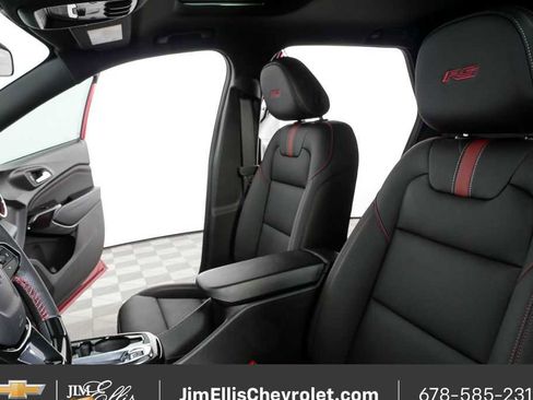 New 2026 Chevrolet Trax RS w/ Sunroof Package image 5