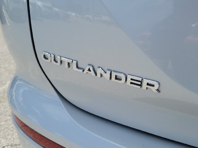 Used 2024 Mitsubishi Outlander SE AWD/4WD image 8