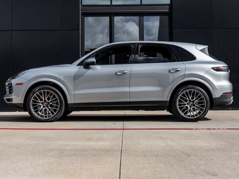 Certified 2021 Porsche Cayenne AWD/4WD image 2