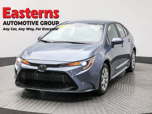 Used 2022 Toyota Corolla LE image 1