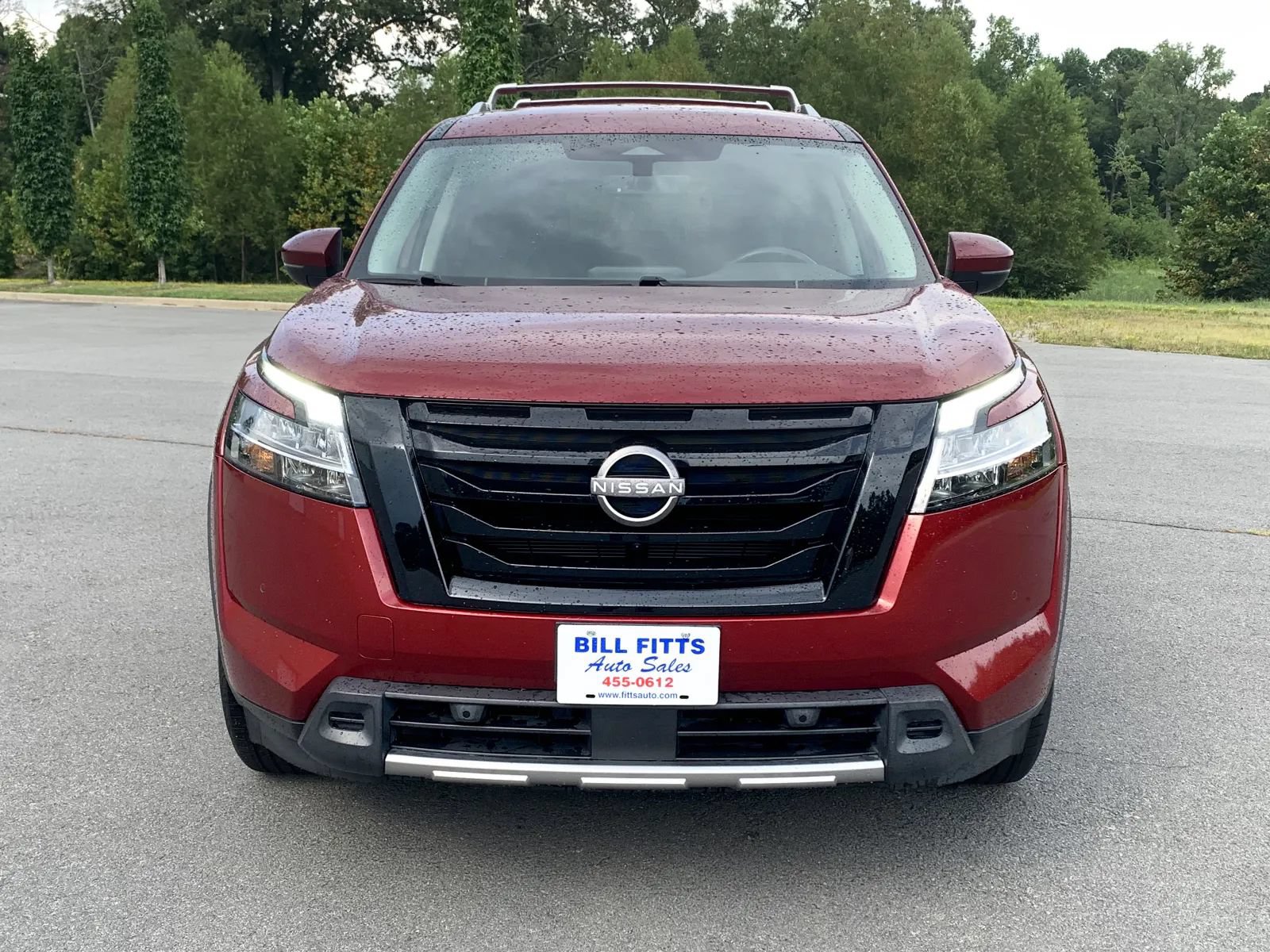 Used 2023 Nissan Pathfinder SL FWD image 2