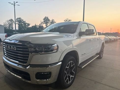 Used 2025 RAM 1500 Laramie AWD/4WD image 1