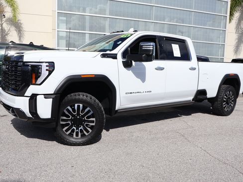 Used 2024 GMC Sierra 3500 Denali Ultimate AWD/4WD image 1