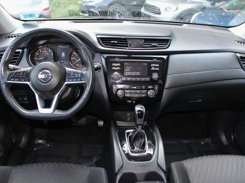 Used 2017 Nissan Rogue SV AWD/4WD image 33