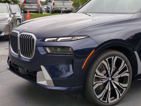 Used 2026 BMW X7 xDrive40i AWD/4WD image 6