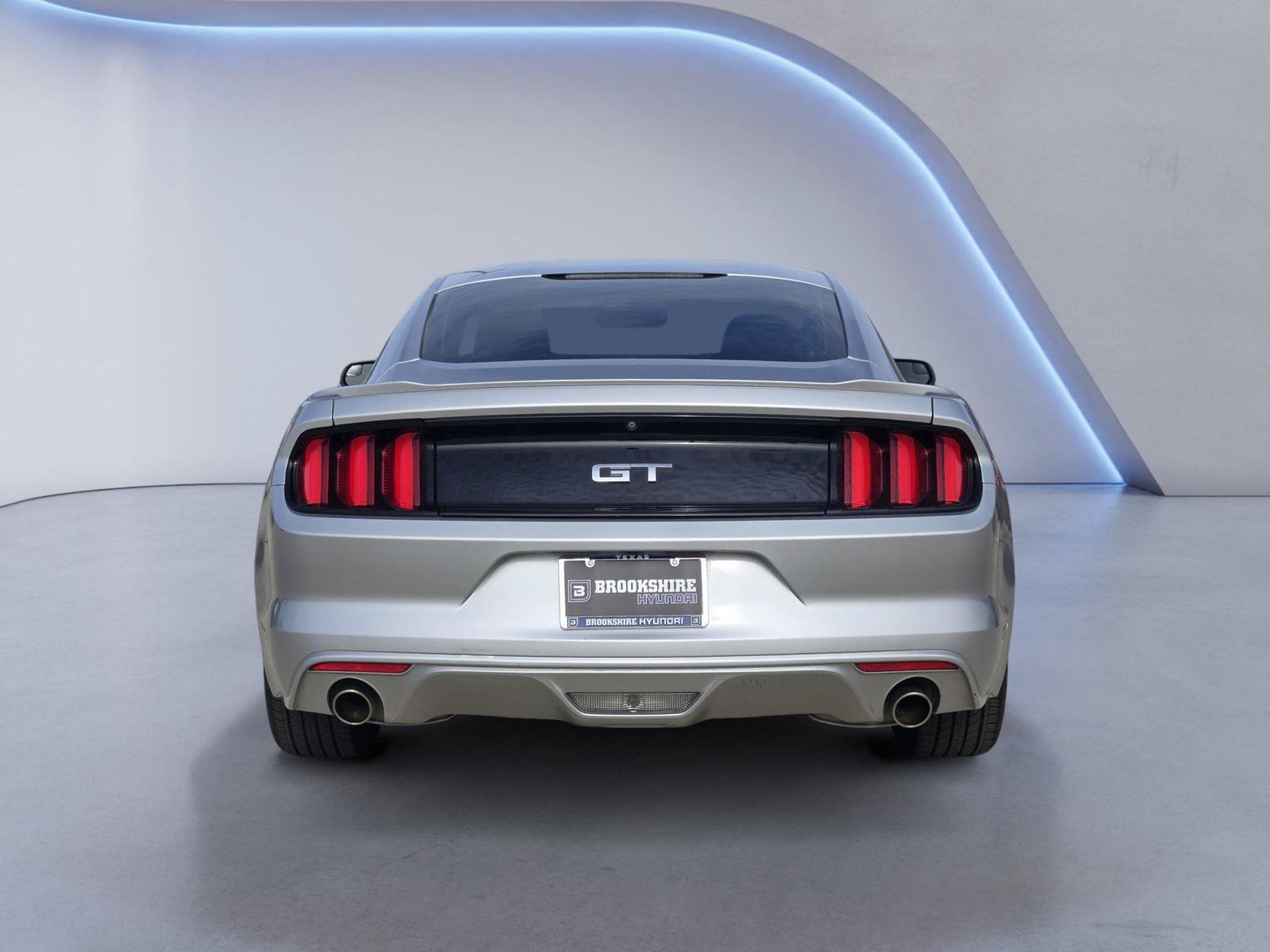 Used 2017 Ford Mustang GT RWD image 7