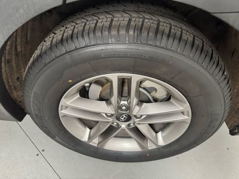 Used 2018 Hyundai Santa Fe Sport w/ 2.4L Value Package 02 FWD image 10