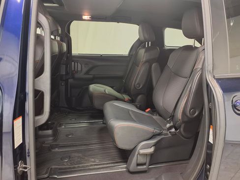 Used 2022 Toyota Sienna XSE AWD/4WD image 25