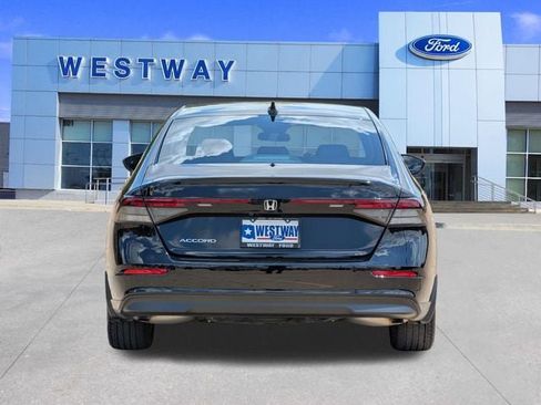 Used 2023 Honda Accord EX image 4