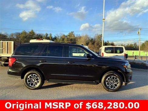 Used 2024 Ford Expedition XLT image 2