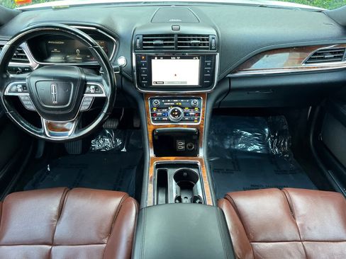 Used 2018 Lincoln Continental Reserve w/ Continental Climate Package AWD/4WD image 3