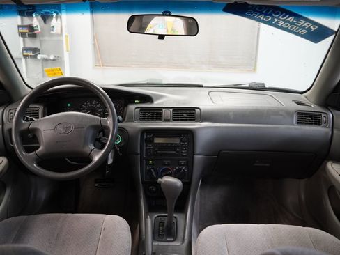 Used 2000 Toyota Camry LE FWD image 17