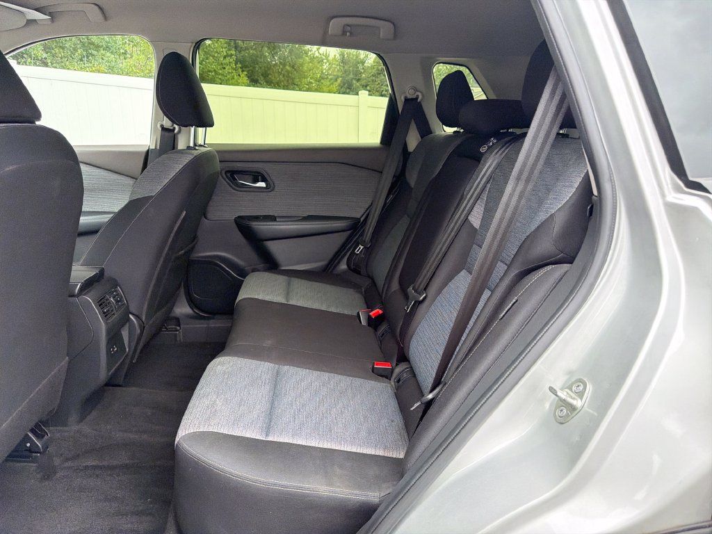 Certified 2023 Nissan Rogue SV FWD image 23