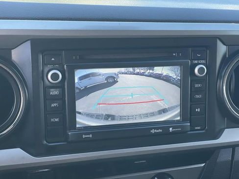 Used 2018 Toyota Tacoma SR5 image 14