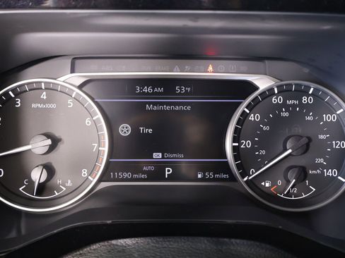 Used 2025 Nissan Pathfinder SV image 4