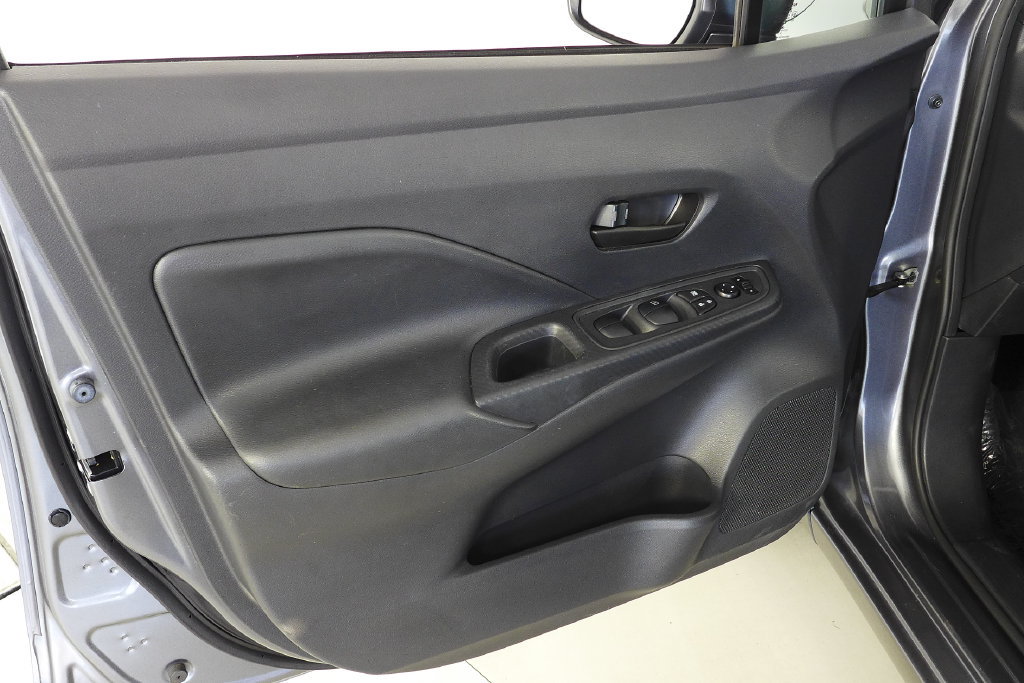 Used 2020 Nissan Versa S FWD image 11