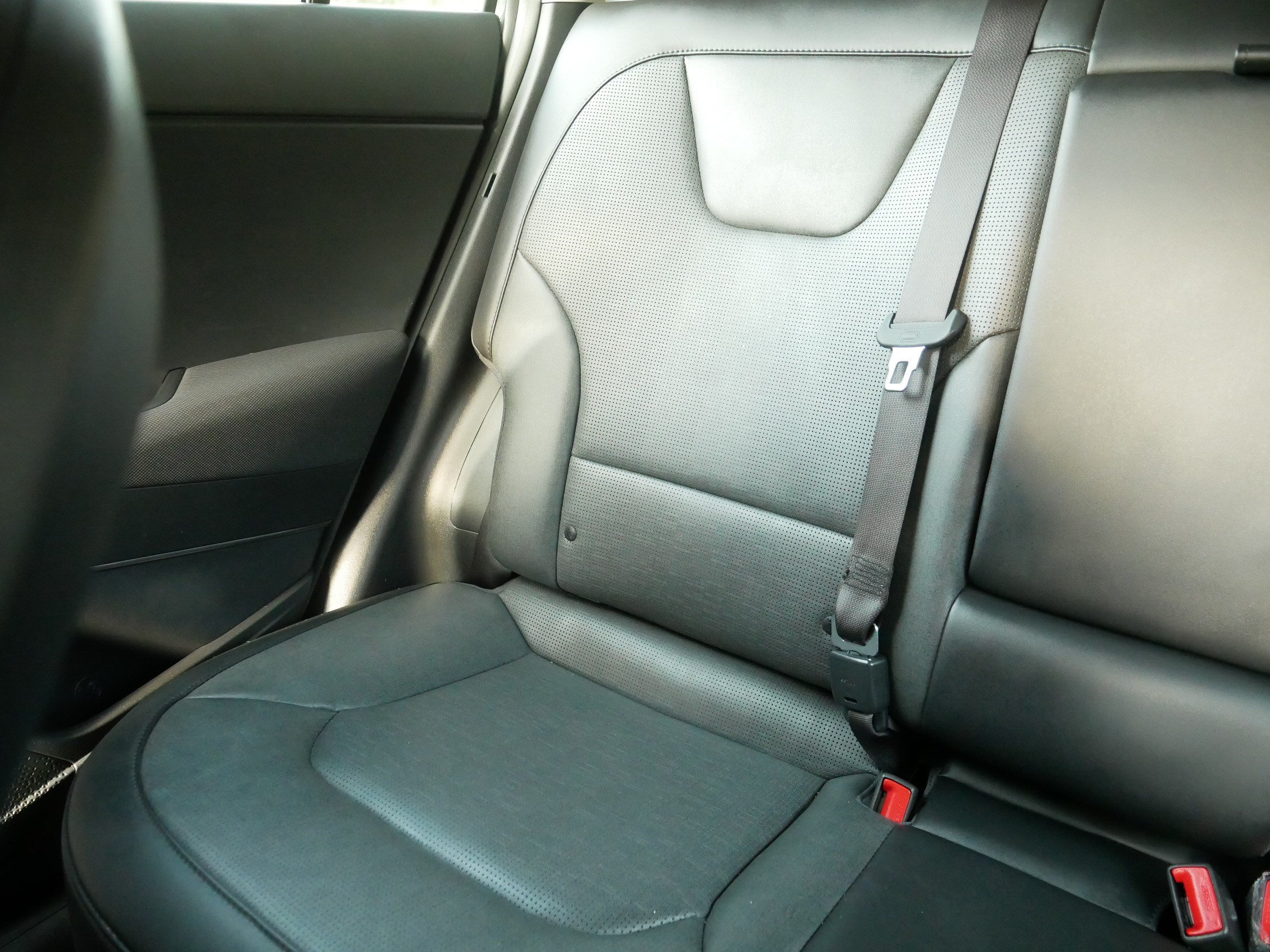 Certified 2025 Kia Niro SX Touring FWD image 12
