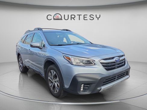 Used 2022 Subaru Outback Limited AWD/4WD image 3