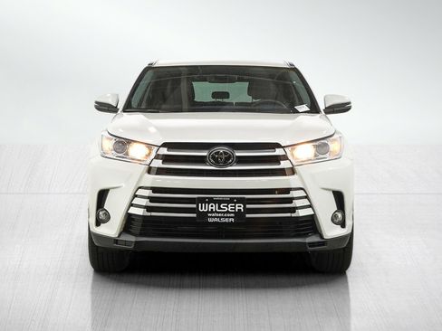 Used 2019 Toyota Highlander XLE AWD/4WD image 8
