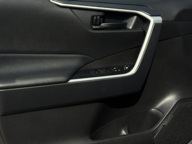 Certified 2025 Toyota RAV4 LE AWD/4WD image 12