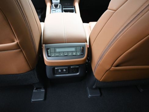New 2026 Nissan Pathfinder Platinum FWD image 21