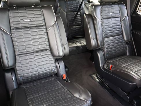 Used 2025 Cadillac Escalade Sport Platinum image 28