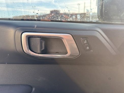 New 2025 Ford Bronco Raptor image 26