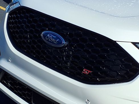 Used 2024 Ford Edge ST w/ Equipment Group 401A AWD/4WD image 33