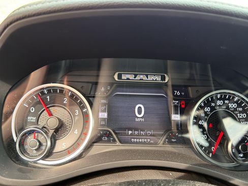 Used 2019 RAM 2500 Laramie AWD/4WD image 12