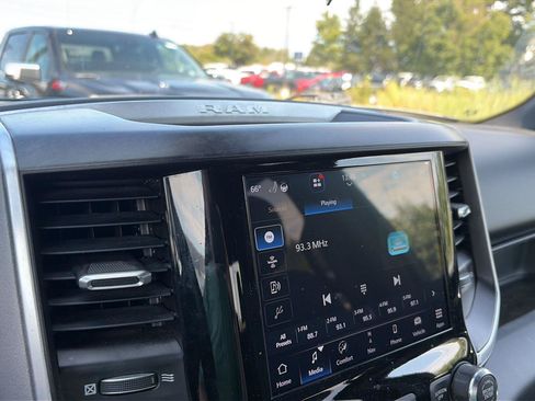 Used 2022 RAM 1500 Big Horn AWD/4WD image 12