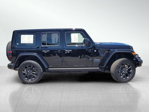 Used 2025 Jeep Wrangler Unlimited Sahara AWD/4WD image 3