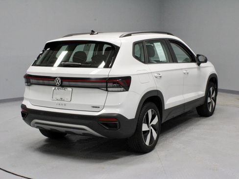 Used 2025 Volkswagen Taos S AWD/4WD image 11