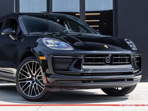 New 2026 Porsche Macan AWD/4WD image 9