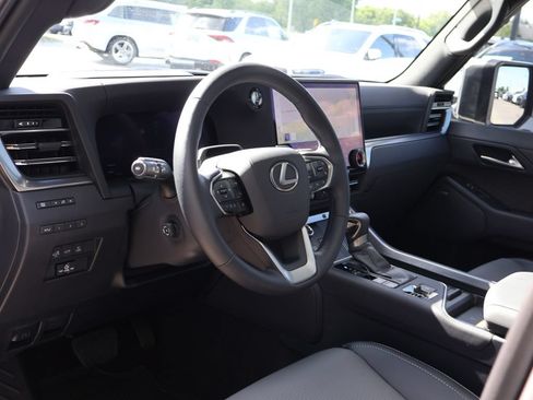 Used 2026 Lexus GX 550 w/ Accessory Package (2T) AWD/4WD image 15