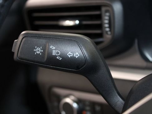 Used 2021 Ford Explorer XLT RWD image 39