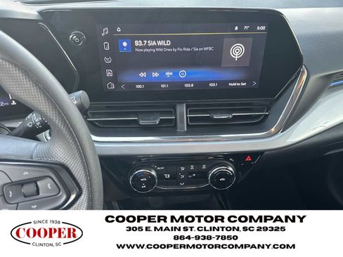 Used 2025 Chevrolet Trax LT image 23