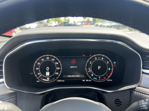 Certified 2026 Jaguar F-PACE R-Dynamic S AWD/4WD image 21