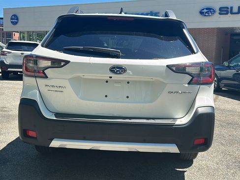 Used 2023 Subaru Outback Limited AWD/4WD image 5