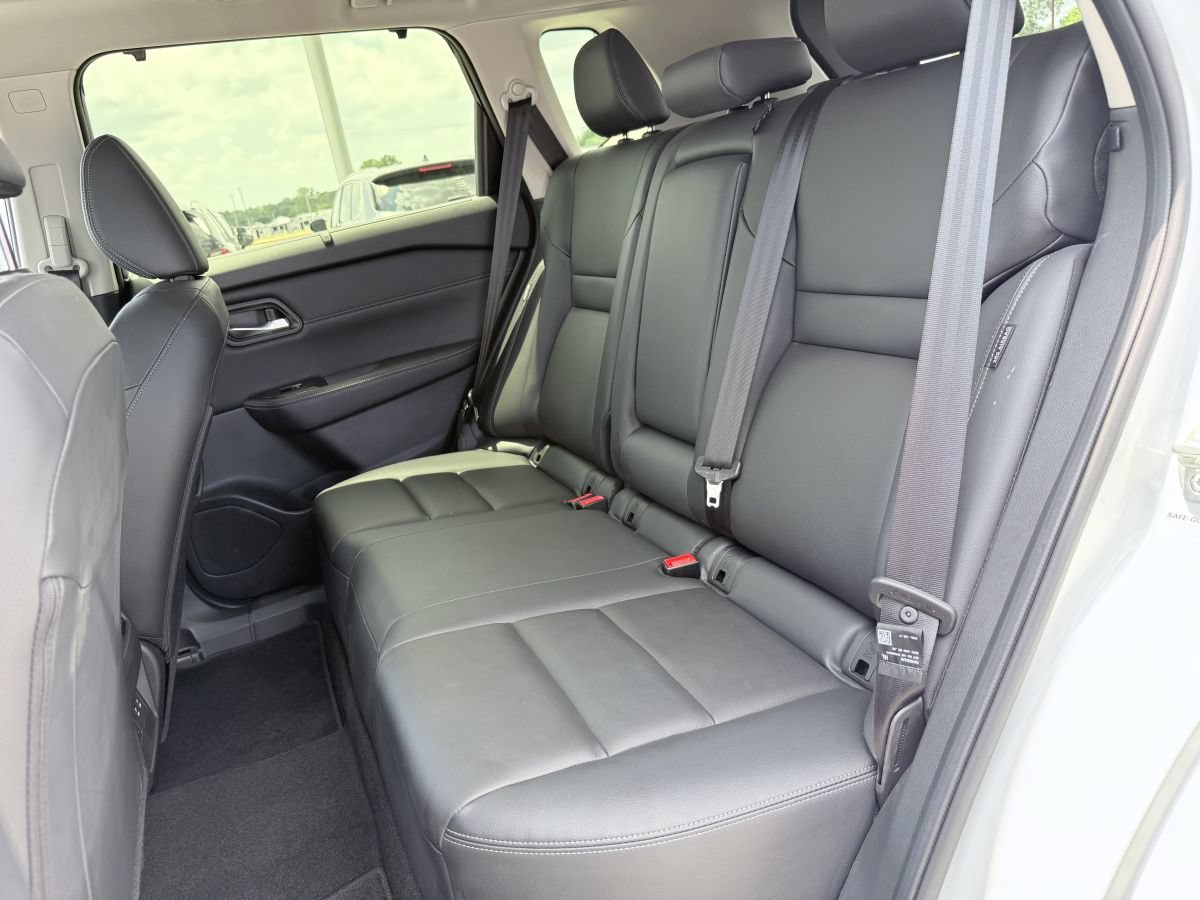 Used 2025 Nissan Rogue SL w/ SL Premium Package FWD image 14