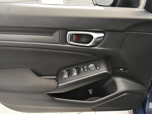 Used 2025 Honda Civic Sport image 13