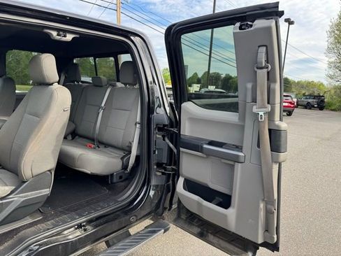 Used 2018 Ford F150 XLT w/ Equipment Group 302A Luxury AWD/4WD image 14