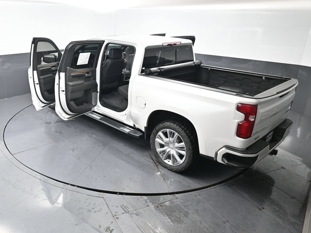 Used 2022 Chevrolet Silverado 1500 High Country w/ High Country Premium Package AWD/4WD image 72