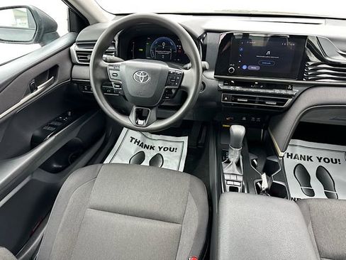 Used 2025 Toyota Camry LE image 19