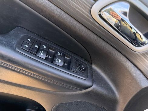 Used 2020 Jeep Grand Cherokee Laredo image 11