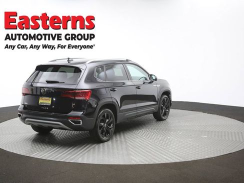 Used 2024 Volkswagen Taos SE image 39